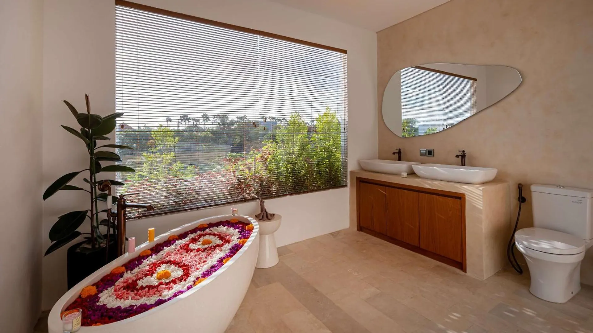 Holiday home Villa Soluna Luxury 4Bd Villa With Pool & Zen Vibes Seminyak  Indonesia