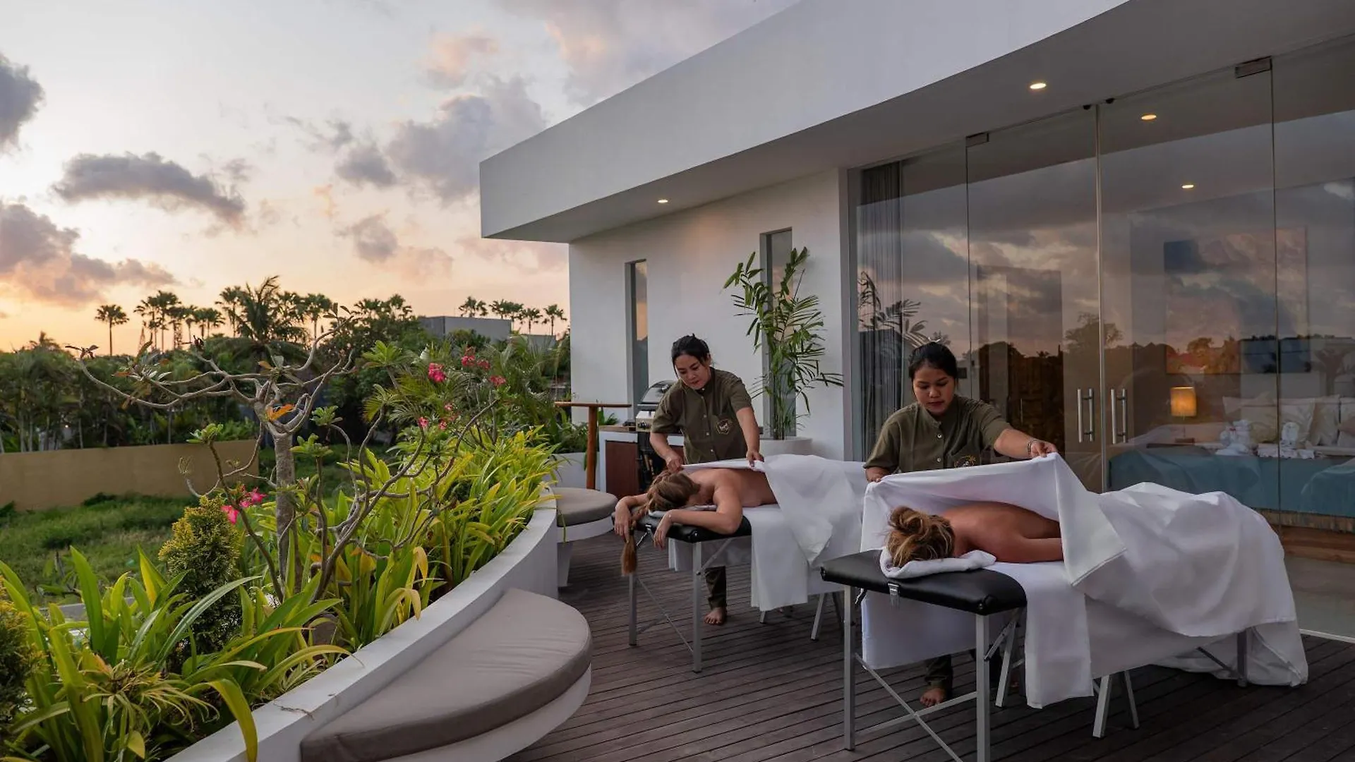 Villa Soluna Luxury 4Bd Villa With Pool & Zen Vibes Seminyak  Indonesia