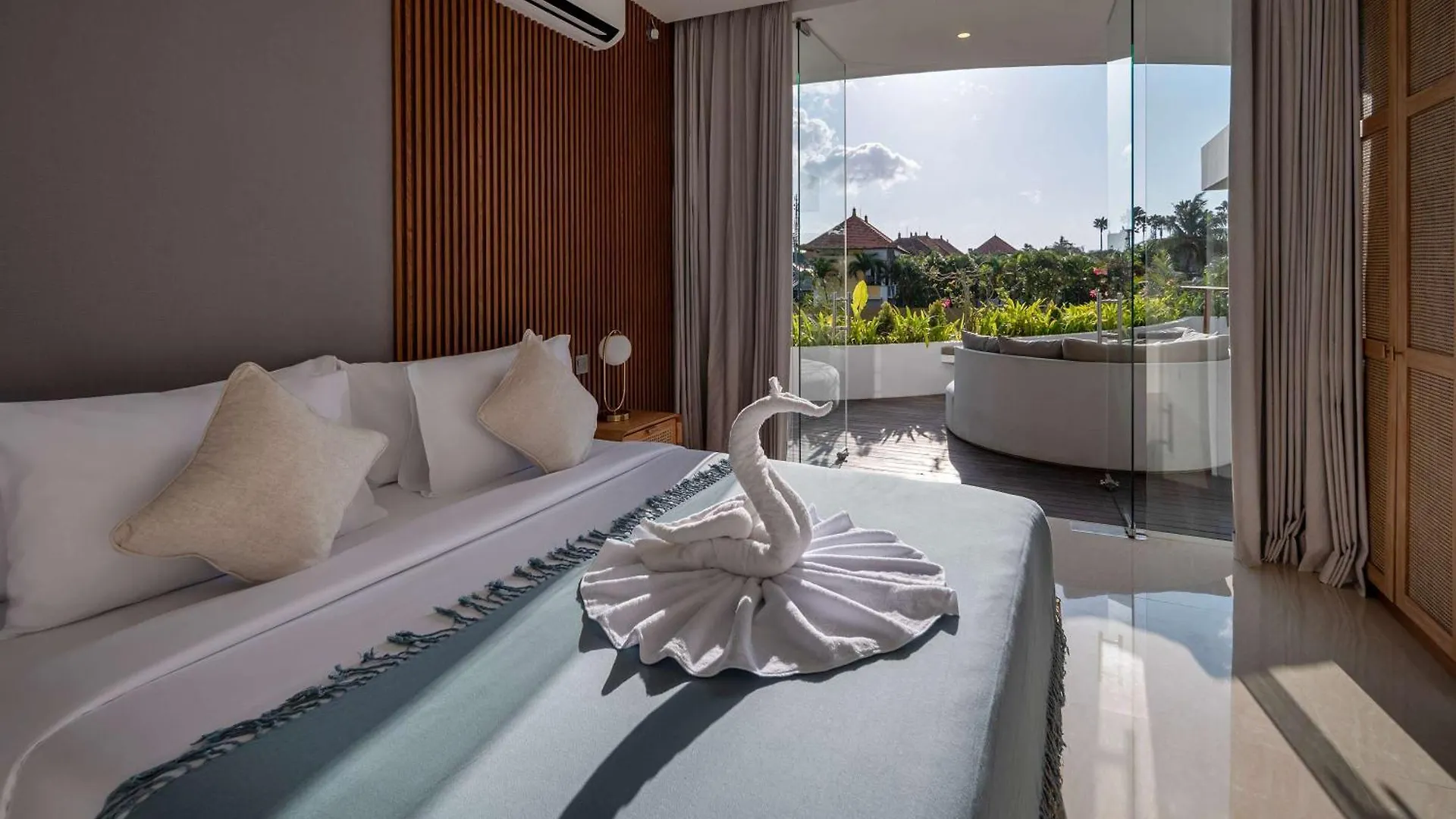 Villa Soluna Luxury 4Bd Villa With Pool & Zen Vibes Seminyak  Indonesia